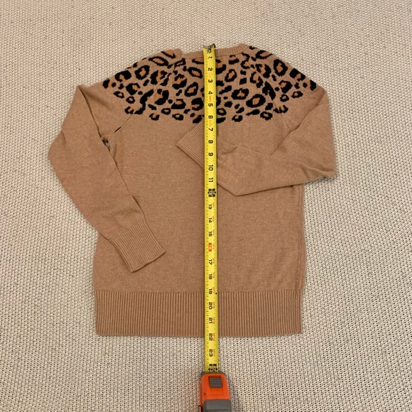 Leopard Print Sweater - Picture 13 of 14
